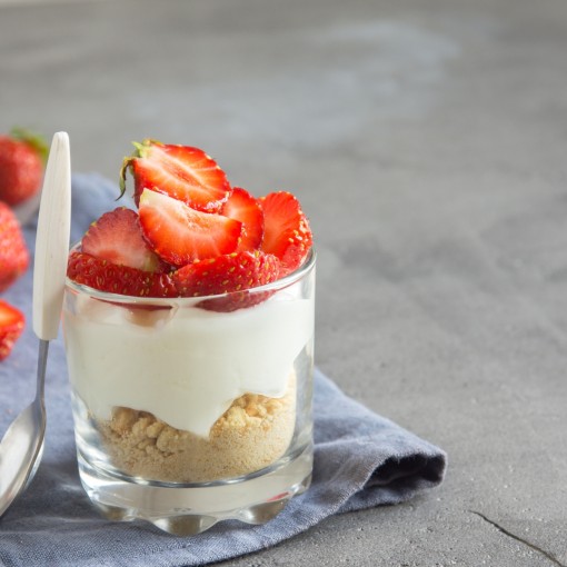 a. Fête des mères - Mousseline chocolat blanc et fraises au basilic