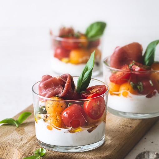 b. Bouchée - Burrata en verrine